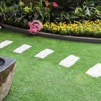 Cheap Walkway Ideas for the Backyard | eHow