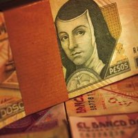 How do currency exchanges work