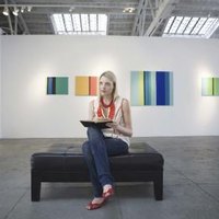 Art exhibition reviews how to write