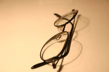 How to Remove Lenses From Eyeglasses