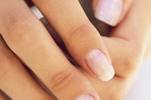 What are the Benefits of Jojoba Oil & Vitamin E for Fingernails?