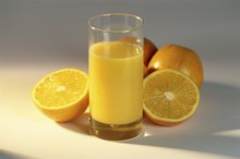 How to Clean Cholesterol Plaque Out of Arteries With Fruit Juices