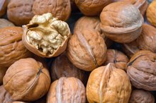 The Best Nuts to Eat for Arthritis