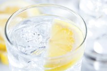 How to Drink Lemon Water While Pregnant