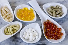 Advantages & Disadvantages of Vitamin Supplements