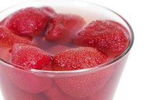 How to Marinate Strawberries