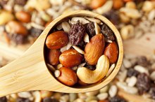 Nuts & Dried Fruit Snacks for a No-Starch Diet