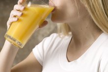 Are There Benefits of Drinking Orange Juice & Grapefruit Together?