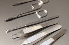 The Differences Between Forceps & Hemostats