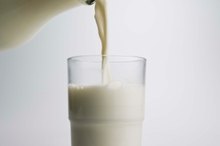 What Is the Difference Between Vitamin D Milk & 1% Milk?