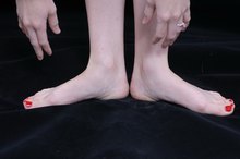 Causes of Poor Circulation in Feet & Hands