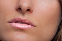 Uses of Jojoba Oil for Lips