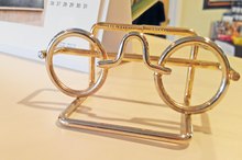 How to Adjust Plastic Eyeglass Frames