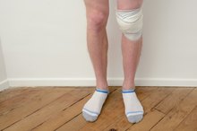 How to Wrap a Knee With Athletic Tape