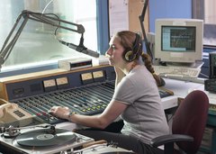 ¿Qué es un productor de radio?