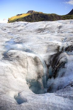 icelands icecap image by Deborah Benbrook from Fotolia.com
