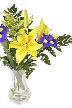 Funeral And Sympathy Flowers Etiquette Fromyouflowers Com Cremation With Memorial Service