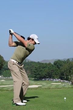 When Rory McIlroy makes a proper pivot, his right knee remains flexed and his right foot doesn't roll to the outside.