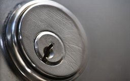 Thinkstock/Comstock/Getty Images La seguridad es una preocupación clave para los propietarios de las instalaciones de almacenamiento.