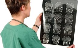 Zedcor Wholly Owned/PhotoObjects.net/Getty Images Los radiólogos, también conocidos como técnicos de rayos X, están entre los menos pagados de todos los técnicos radiólgos.