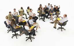 Ryan McVay/Digital Vision/Getty Images ¿Cuál es la importancia de establecer y asignar responsabilidades para los miembros de un equipo de proyecto?