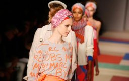 Andy Kropa/Getty Images Entertainment/Getty Images El desfile de Marc Jacobs de septiembre de 2012 durante el New York Fashion Weed fue emitido en línea.