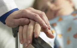 Hemera Technologies/AbleStock.com/Getty Images Los psicólogos clínicos pueden especializarse en el tratamiento de ciertas poblaciones, como los niños o los ancianos.