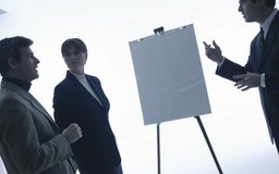 Comstock/Comstock/Getty Images La función principal de una agencia de publicidad es trabajar contigo para desarrollar una campaña publicitaria.