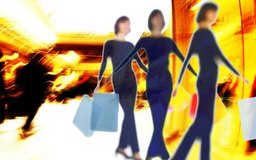 Hemera Technologies/AbleStock.com/Getty Images Los productos promocionales son una herramienta de marketing que ayuda a tu empresa a obtener clientes a través de exposiciones repetidas.