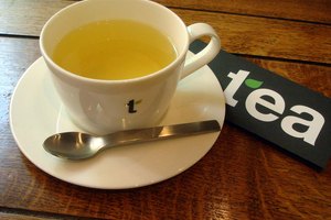 Un té de hierba puede ayudarte a aliviar los síntomas del hipotiroidismo.