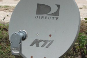 Antena de DirecTV con LNB Dual .