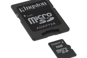 Tarjeta Kingston microSD y el adaptador.