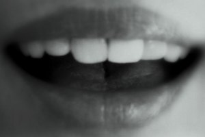 Puedes cuidar tus dientes luego de un tratamiento de conducto de manera muy sencilla.