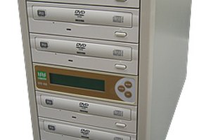 Una torre duplicadora de DVD puede ser algo muy práctico de tener.