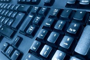 Al cambiar de teclado, los usuarios también deben restaurar los ajustes de idiomas para que el sistema operativo asigne las letras correctas a cada tecla.