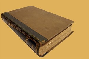 livre ancien image by danimages from Fotolia.com Encyclopedias
