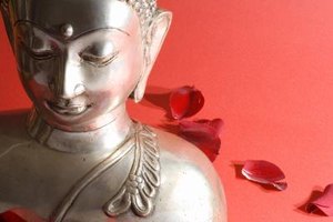 Jupiterimages/Creatas/Getty Images Hindus believe that if our actions are pious, we walk a path of righteousness that leads us closer to God.