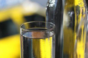Exactamente, ¿cuánta agua necesitas para estar apropiadamente hidratada cuando ejercitas?