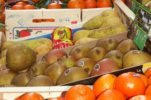 La sección de productos es un buen lugar para encontrar alimentos con vitamina C.
