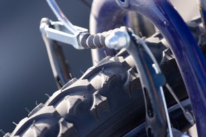 El montar una bicicleta regularmente te ayudará a perder peso.