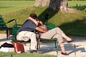 El herpes genital es una enfermedad de transmisión sexual.