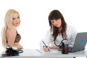 Habla con tu médico o farmacéutico si estás tomando cualquier medicamento recetado.