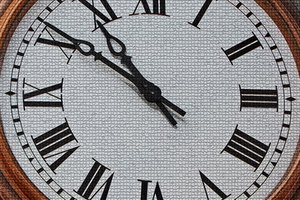 Muchos relojes tienen números romanos en el dial.