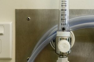 La salud de un bebé se puede determinar por los niveles de saturación de oxígeno de un bebé.