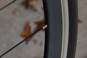 Aprende qué neumático necesitas para diferentes condiciones de uso y para reemplazar el neumático de la bicicleta.