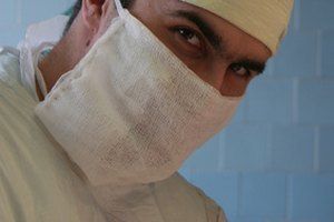 Los pacientes deben discutir un curso de tratamiento con un neurocirujano calificado para planes de tratamiento individuales.