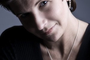 Dejar crecer el cabello requiere de tiempo y paciencia.