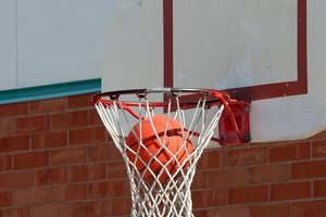 Las niñas pueden mejorar su precisión de tiro con ejercicios sencillos.