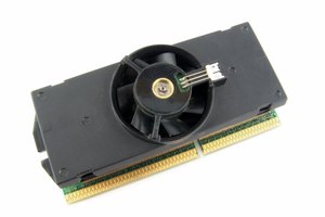 El procesador Pentium II con ventilador de refrigeración.