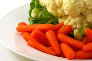 Las zanahorias, el coliflor, las espinacas y los pepinos son unos pocos vegetales que están bien.